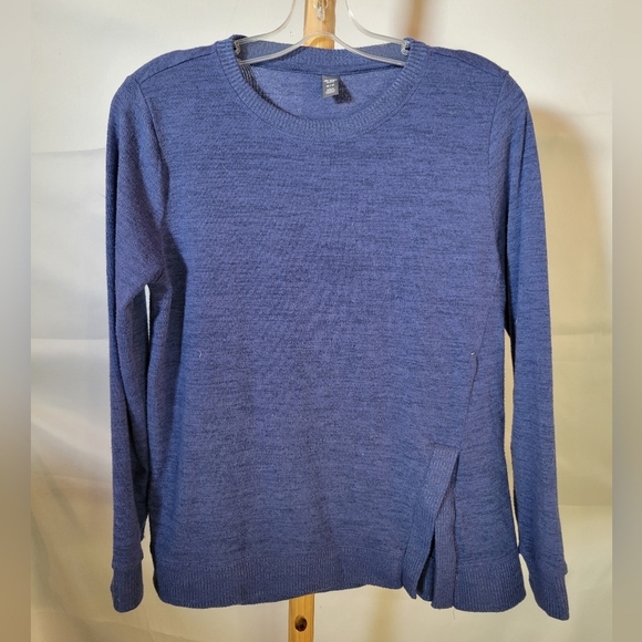 Joe Fresh Blue Sweater size Medium long sleeves - Picture 2 of 6